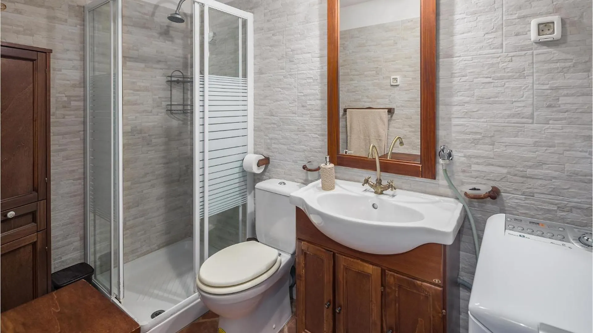 4 Bedroom Awesome Home In Buje Holiday home