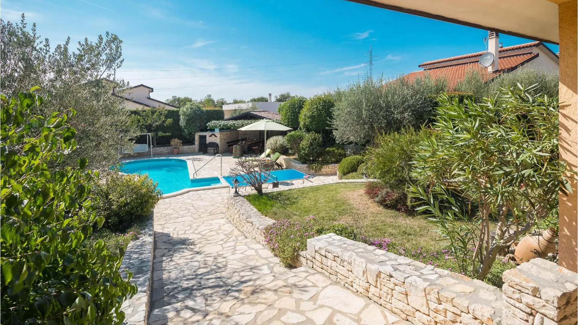 4 Bedroom Awesome Home In Buje