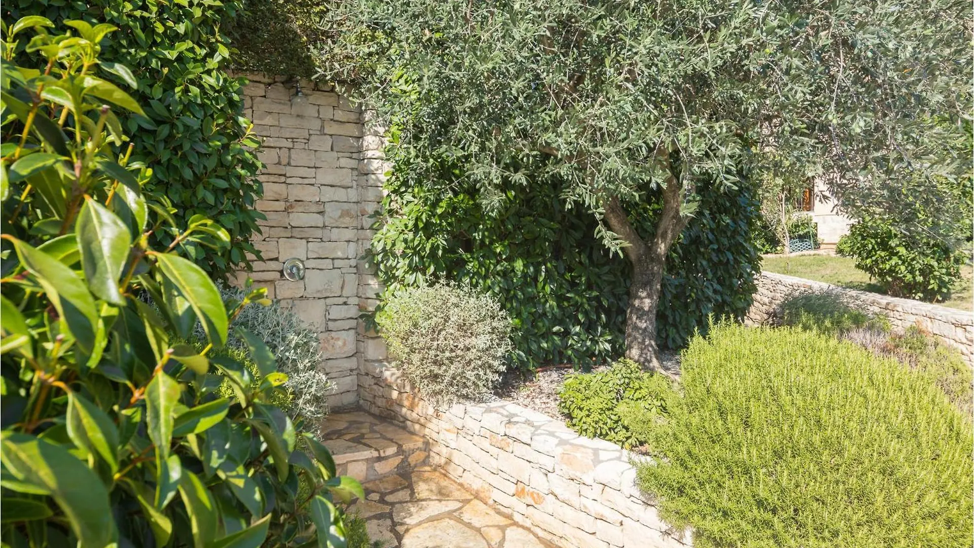 4 Bedroom Awesome Home In Buje